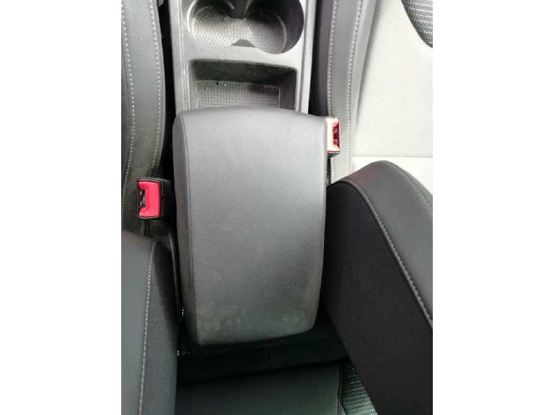Recambio de apoyabrazos central para seat leon (5f1) xcellence plus referencia OEM IAM   
