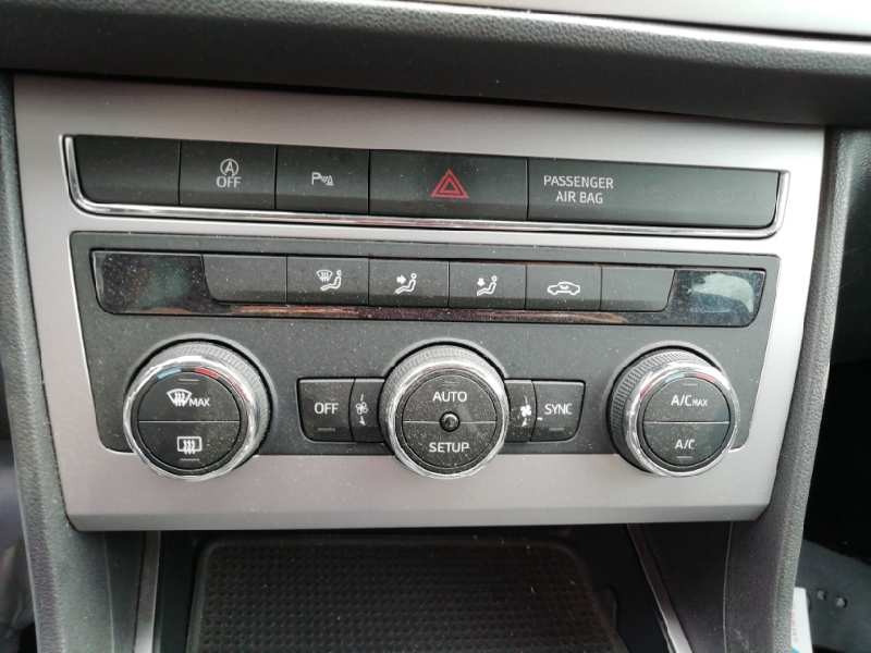 Recambio de mando climatizador para seat leon (5f1) xcellence plus referencia OEM IAM   