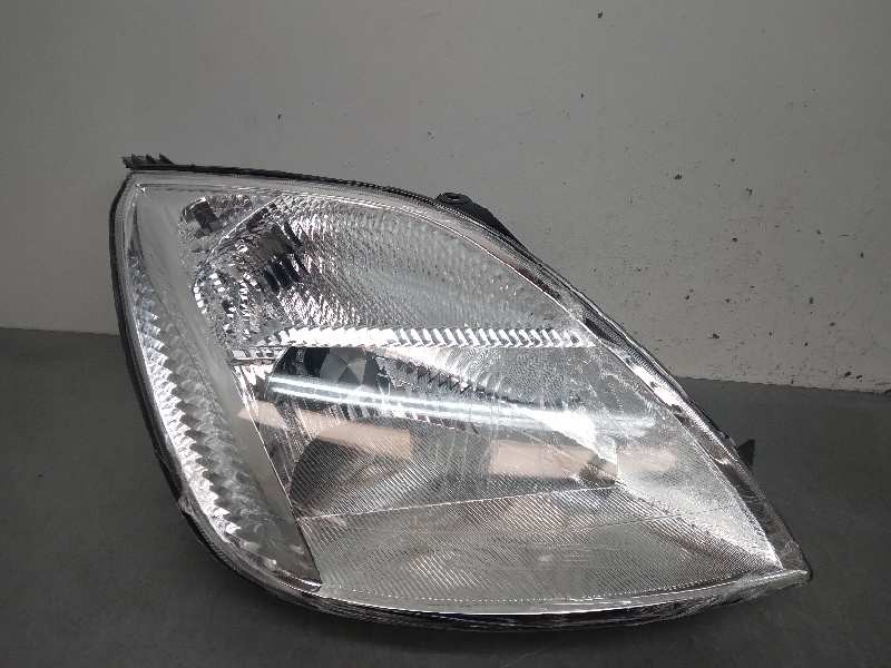 Recambio de faro derecho para ford fiesta (cbk) referencia OEM IAM 1320348 NUEVO 02-05