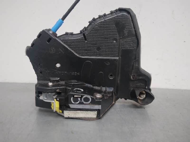 Recambio de cerradura puerta delantera izquierda para toyota auris hybrid active referencia OEM IAM  6 PINES 