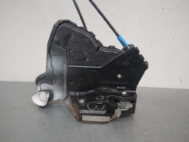 Recambio de cerradura puerta delantera derecha para toyota auris hybrid active referencia OEM IAM  4 PINES 