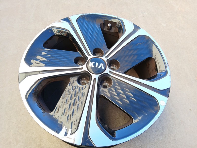 Recambio de llanta para kia xceed (cd) 1.6 gdi hybrid referencia OEM IAM 6.5JX16H2 ET40 X1 52910CR200