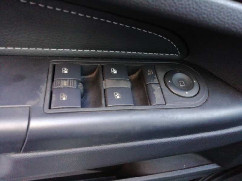 Recambio de mando elevalunas delantero izquierdo para opel zafira b cosmo referencia OEM IAM 13208204 DE 4 