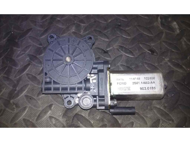 Recambio de motor elevalunas delantero derecho para ford fiesta (cbk) ambiente referencia OEM IAM 2S5114553AA  