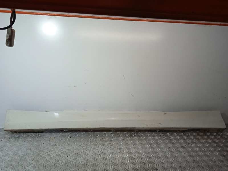 Recambio de faldon lateral para bmw serie 1 berlina (e81/e87) 2.0 turbodiesel cat referencia OEM IAM 51777183233 IZQUIERDO 