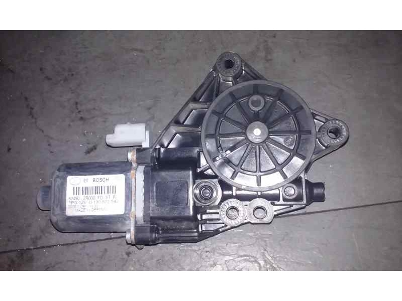Recambio de motor elevalunas delantero derecho para hyundai i30 classic referencia OEM IAM 824502R000  