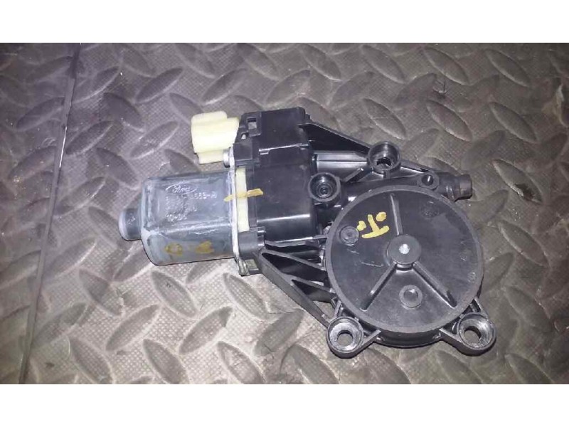 Recambio de motor elevalunas delantero derecho para ford fiesta (cb1) titanium referencia OEM IAM 8A6114553A  