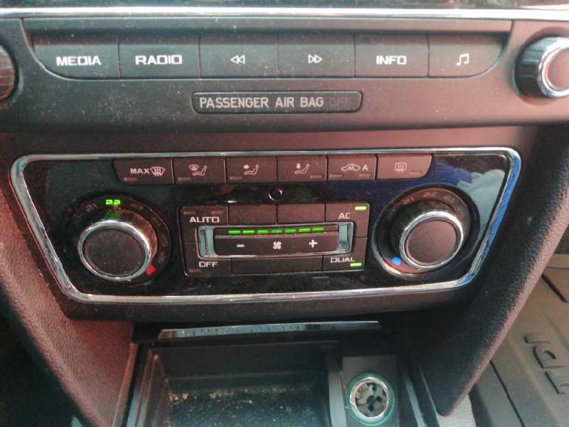 Recambio de mando climatizador para skoda superb combi (3t5) 2.0 tdi dpf referencia OEM IAM 3T0907044R  