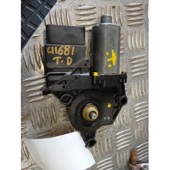 Recambio de motor elevalunas trasero derecho para volkswagen touran (1t3) highline referencia OEM IAM 5K0959704A 0130821566 18 P