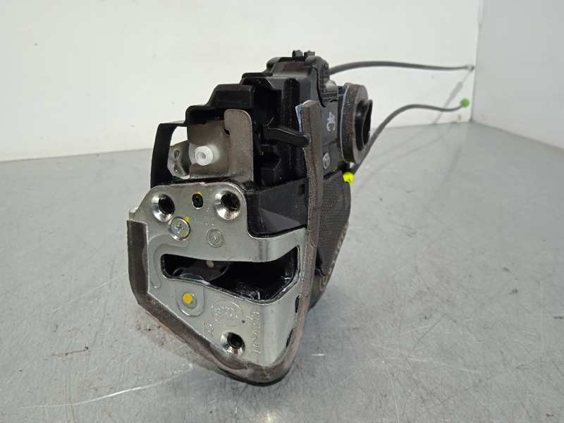 Recambio de cerradura puerta trasera derecha para toyota auris business referencia OEM IAM 6905005050  4 PINS