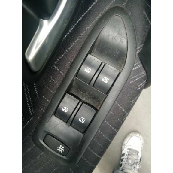 Recambio de mando elevalunas delantero izquierdo para renault laguna ii (bg0) dynamique referencia OEM IAM   