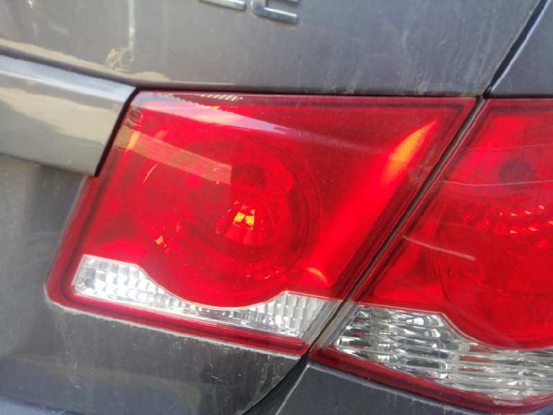 Recambio de piloto trasero derecho interior para chevrolet cruze 2.0 diesel cat referencia OEM IAM   