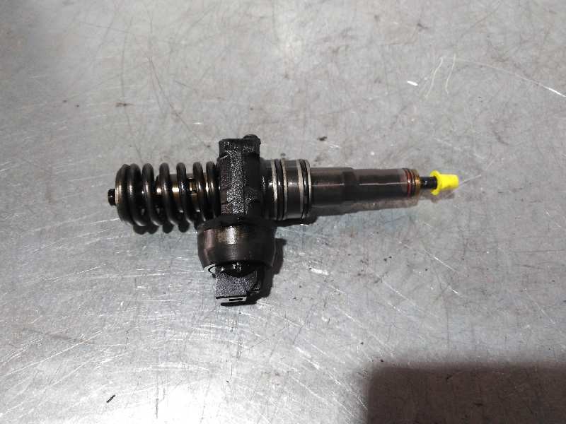 Recambio de inyector para skoda octavia berlina (1z3) elegance referencia OEM IAM 038130073BQ  