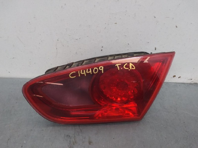 Recambio de piloto trasero derecho interior para seat leon (1p1) style copa referencia OEM IAM 1P0945094F 2ª SERIE 89320301