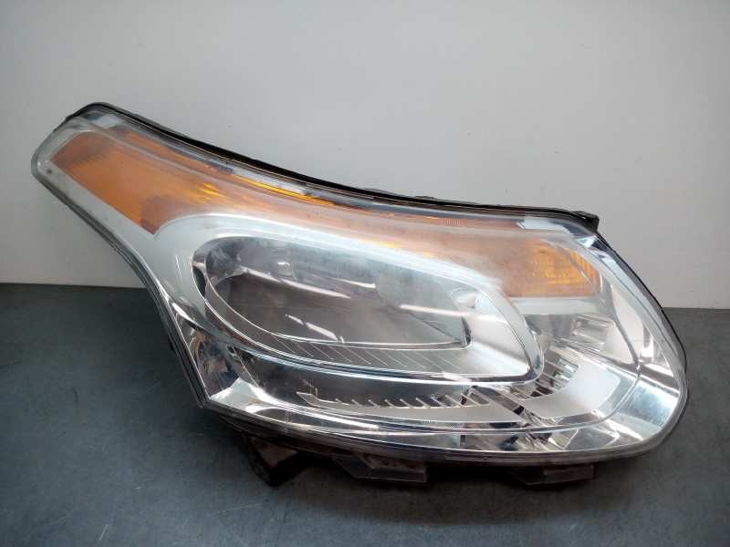Recambio de faro derecho para citroën c3 picasso sx referencia OEM IAM 9681806180  