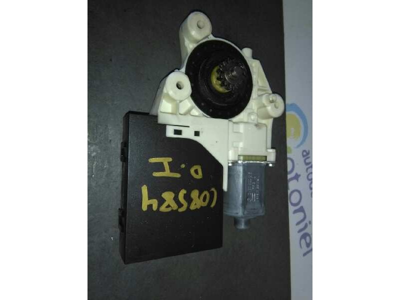 Recambio de motor elevalunas delantero izquierdo para ford focus berlina (cap) ambiente (d) referencia OEM IAM 0130822215  