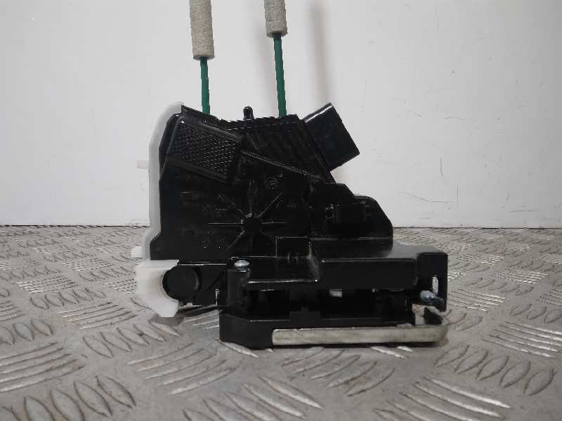 Recambio de cerradura puerta delantera derecha para ssangyong tivoli referencia OEM IAM 7122035000 4 PINES 