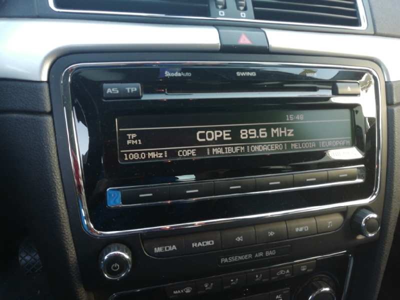 Recambio de sistema audio / radio cd para skoda superb combi (3t5) active referencia OEM IAM   