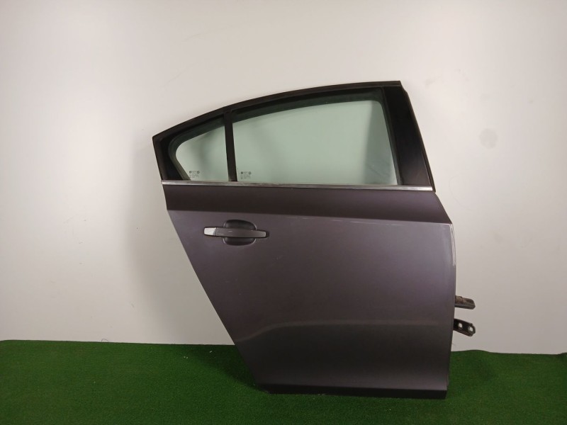 Recambio de puerta trasera derecha para chevrolet cruze 2.0 diesel cat referencia OEM IAM   