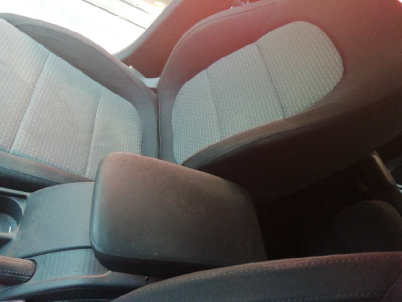 Recambio de apoyabrazos central para skoda superb combi (3t5) 2.0 tdi dpf referencia OEM IAM 3T0863241D  