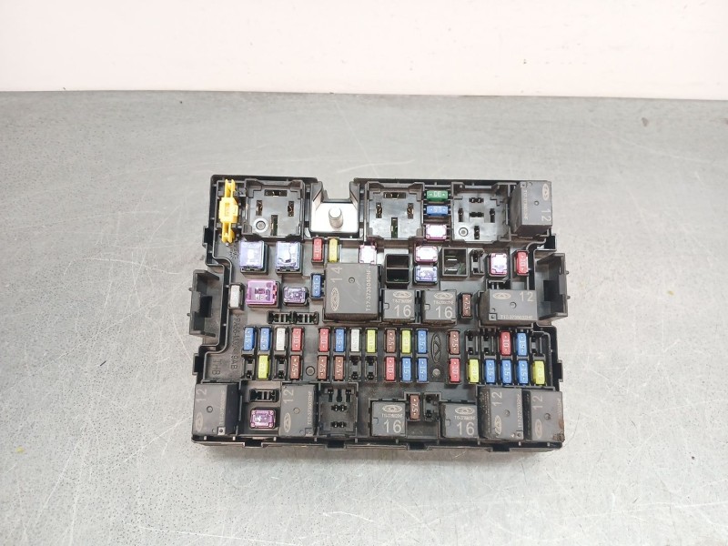 Recambio de caja reles / fusibles para omoda 5 referencia OEM IAM 807000525aa  
