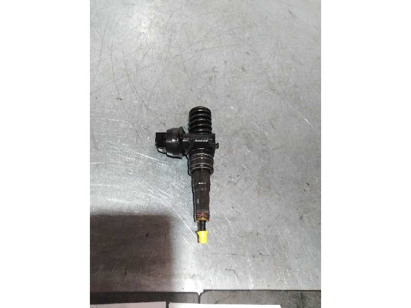 Recambio de inyector para skoda octavia berlina (1z3) elegance referencia OEM IAM 038130073BQ  