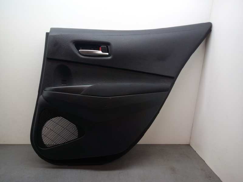 Recambio de guarnecido puerta trasera derecha para toyota corolla (e21) hybrid active referencia OEM IAM 6761702240 CON Maneta I