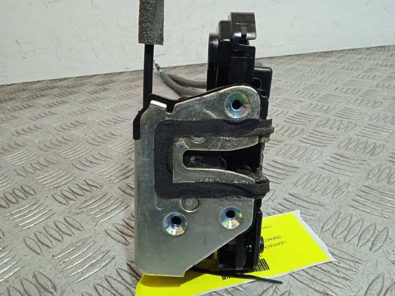 Recambio de cerradura puerta trasera izquierda para ssangyong tivoli referencia OEM IAM 7131035001  4 PINS