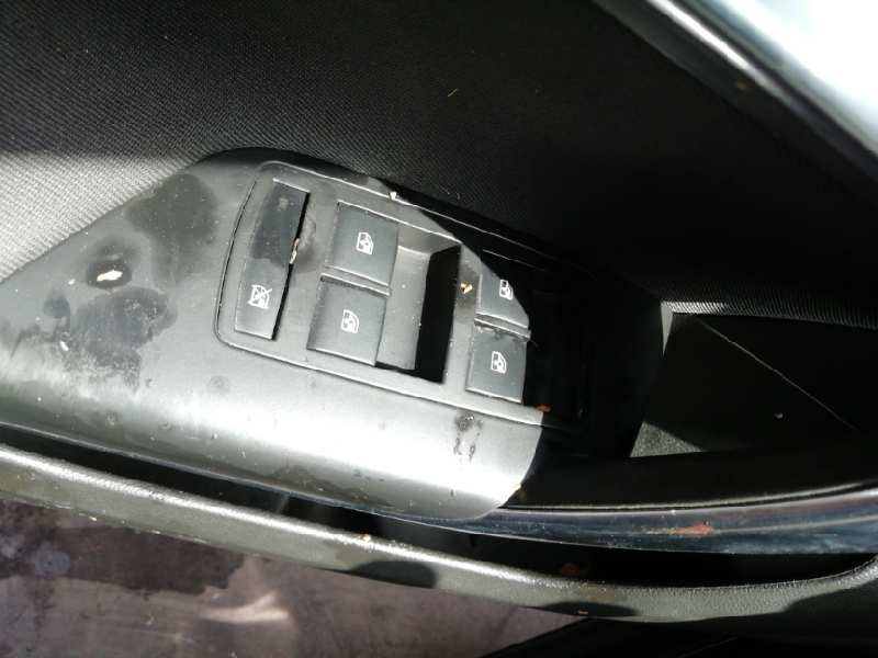 Recambio de mando elevalunas delantero izquierdo para opel insignia berlina expression referencia OEM IAM 22915121  