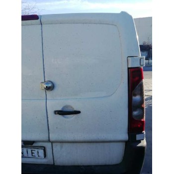 PUERTA TRASERA DERECHA TIENE HECHO UN CERROJO ADAPTADO