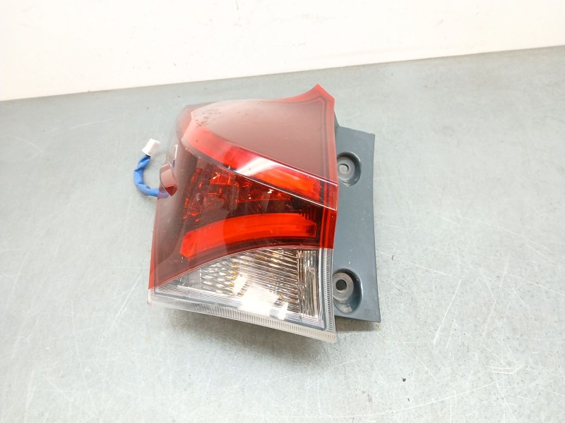 Recambio de piloto trasero izquierdo para toyota auris (_e18_) 1.8 hybrid (zwe186_) referencia OEM IAM E418671  