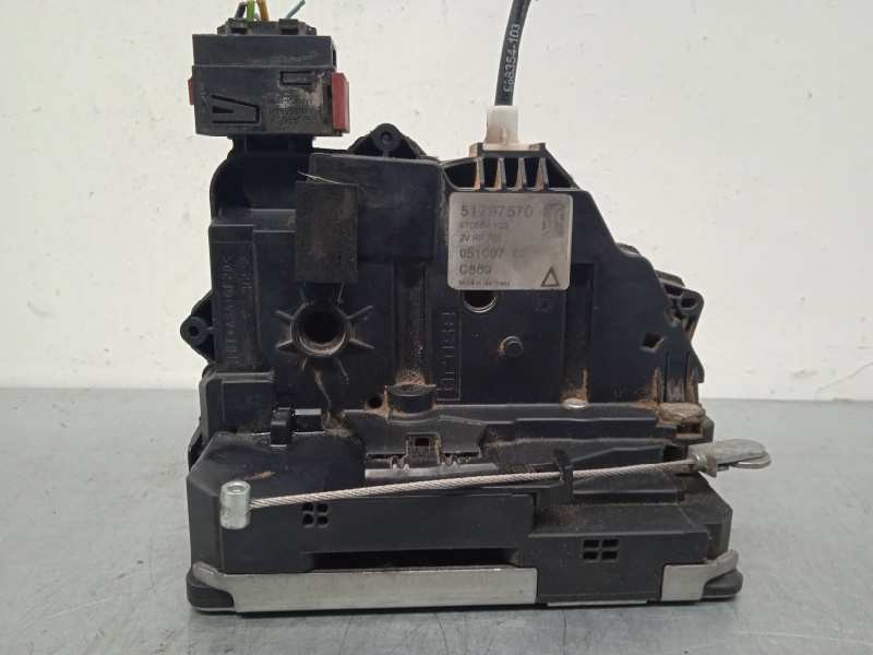 Recambio de cerradura puerta trasera derecha para fiat punto (evo) (199) dynamic referencia OEM IAM 51797570 55701966 5 CABLES