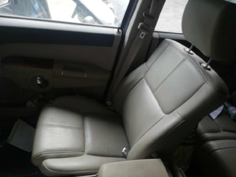 Recambio de asiento delantero derecho para jeep commander 3.0 crd cat referencia OEM IAM   