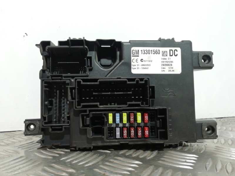 Recambio de caja reles / fusibles para opel corsa d cosmo referencia OEM IAM 13301560  