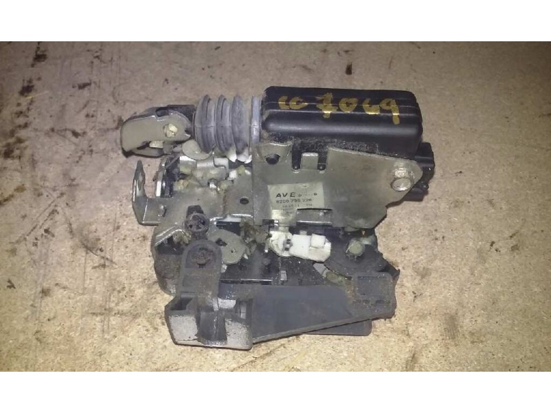 Recambio de cerradura puerta delantera derecha para dacia sandero laureate music referencia OEM IAM   2PIN