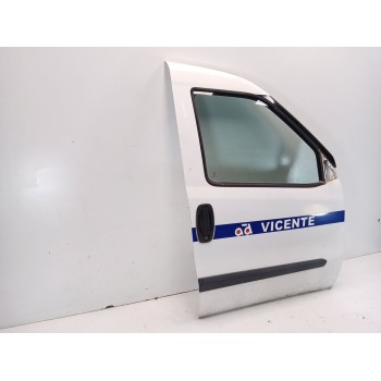 Recambio de puerta delantera derecha para opel combo furgoneta/monovolumen (x12) 1.3 cdti (b05) referencia OEM IAM 95530929  