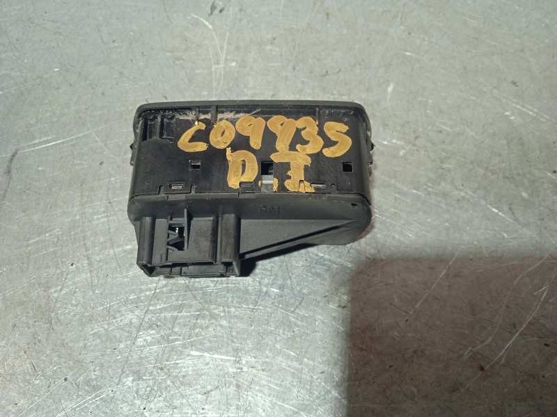 Recambio de mando elevalunas delantero izquierdo para opel corsa e expression referencia OEM IAM 13430017  