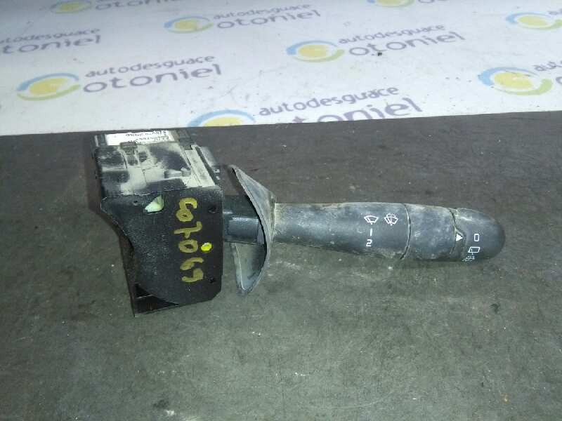 Recambio de mando limpia para dacia sandero laureate music referencia OEM IAM   