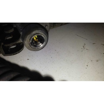 Recambio de pretensor airbag derecho para bmw serie 3 berlina (e46) 323i referencia OEM IAM 563067417B ENGANCHE 