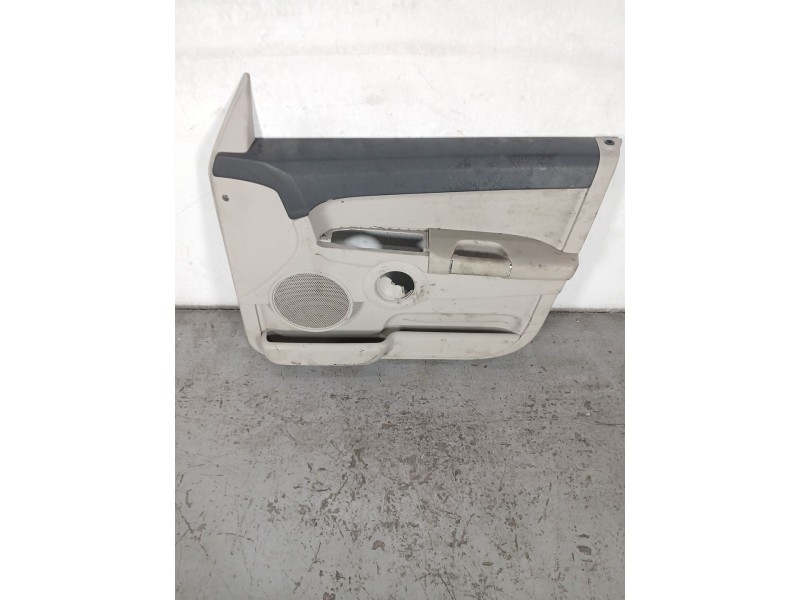 Recambio de guarnecido puerta delantera derecha para jeep commander 3.0 crd cat referencia OEM IAM   