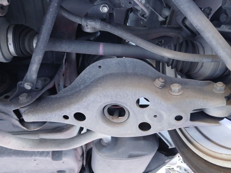 Recambio de transmision trasera izquierda para lexus is iii (_e3_) 300h (ave30_) referencia OEM IAM   