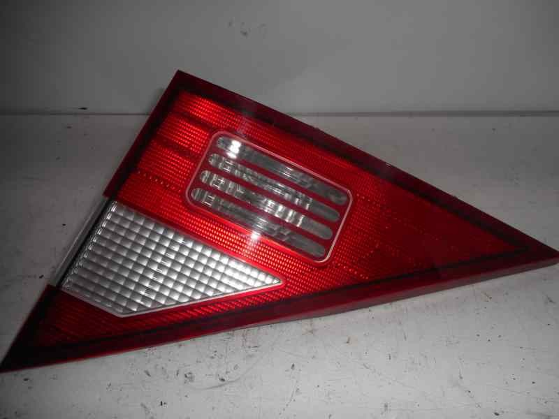 Recambio de piloto trasero derecho interior para ssangyong rodius xdi premium referencia OEM IAM 8360221202 INTERIOR 