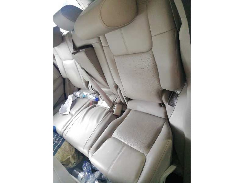 Recambio de asiento trasero izquierdo para jeep commander 3.0 crd cat referencia OEM IAM   