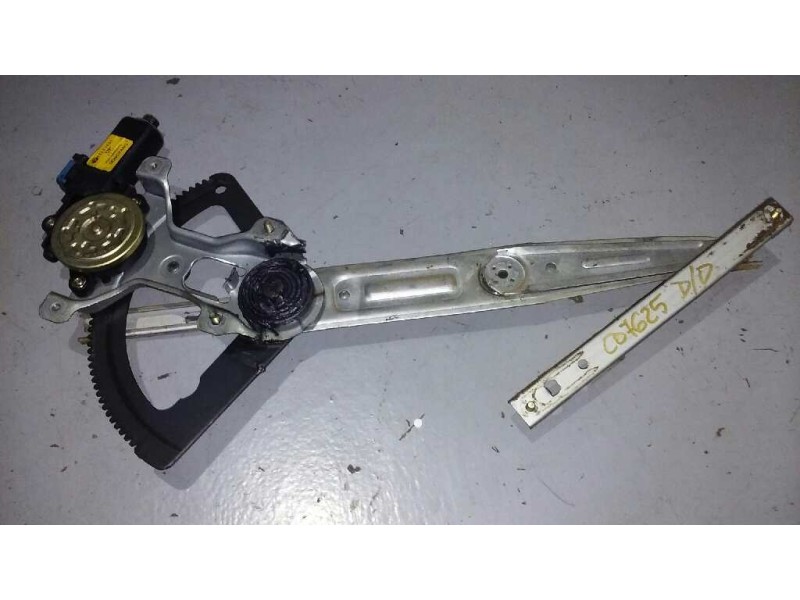 Recambio de elevalunas delantero derecho para daewoo tacuma se referencia OEM IAM 96261057  2 PINS