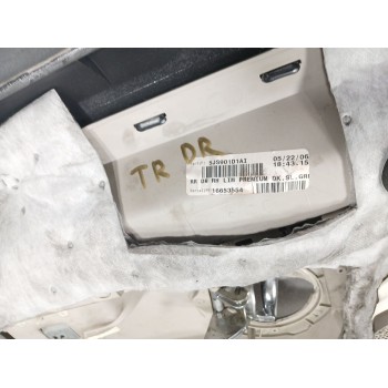 Recambio de guarnecido puerta trasera derecha para jeep commander 3.0 crd cat referencia OEM IAM   