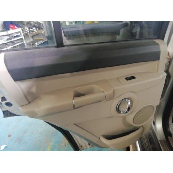 Recambio de guarnecido puerta trasera izquierda para jeep commander 3.0 crd cat referencia OEM IAM   
