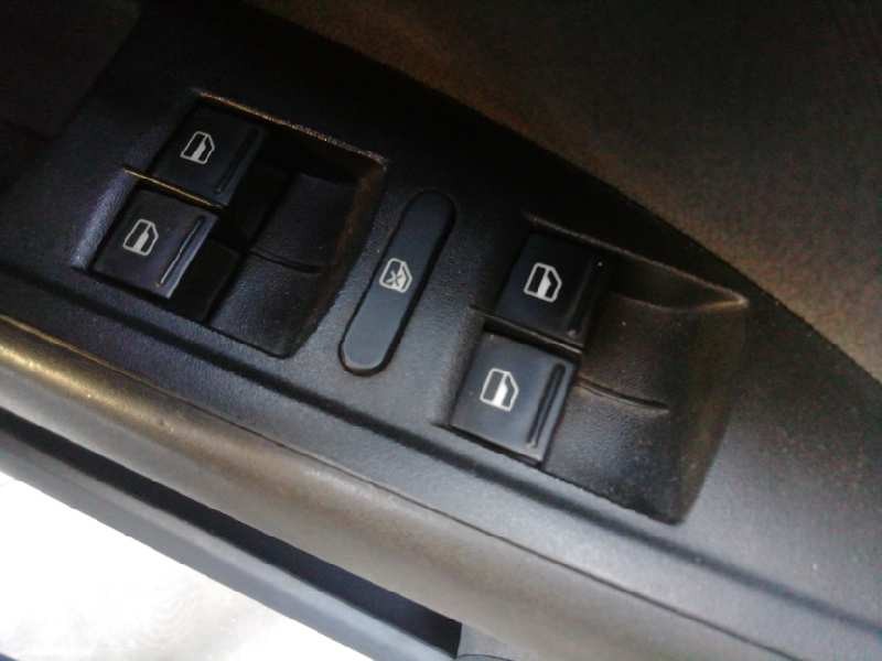 Recambio de mando elevalunas delantero izquierdo para seat altea xl (5p5) 1.9 tdi referencia OEM IAM 5P1867171A  