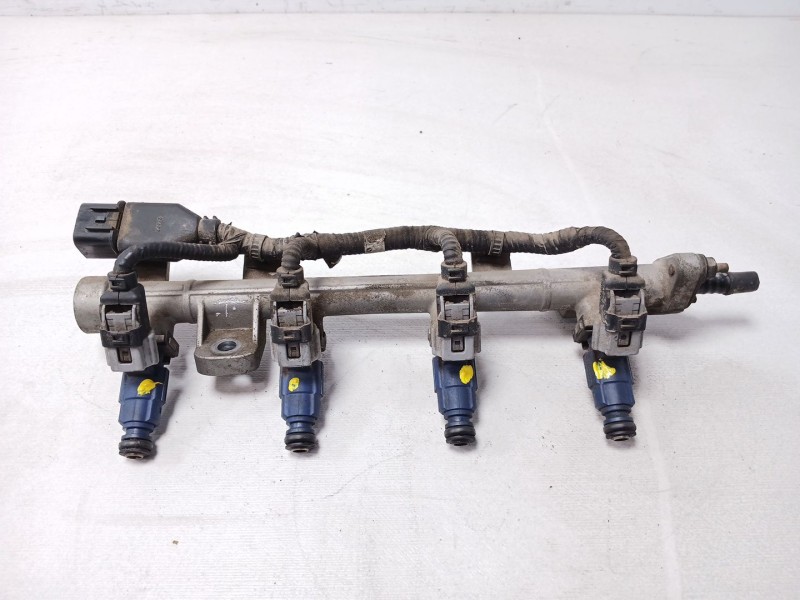 Recambio de rampa inyectora para kia picanto 1.1 cat referencia OEM IAM 3531002900  inyector azul