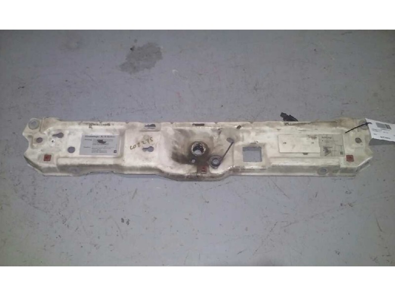 Recambio de travesaño superior para opel corsa c club referencia OEM IAM 24433133  