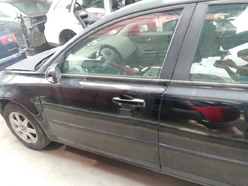 Recambio de puerta delantera izquierda para volvo s40 berlina 1.6 d kinetic referencia OEM IAM  ALGUN TOQUE 